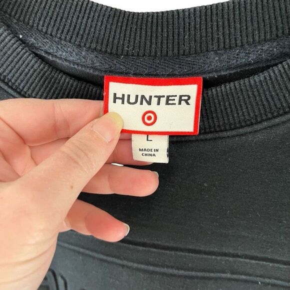 Hunter x Target Cropped Embossed Logo Sweatshirt Black White Large - Picture 2 of 5